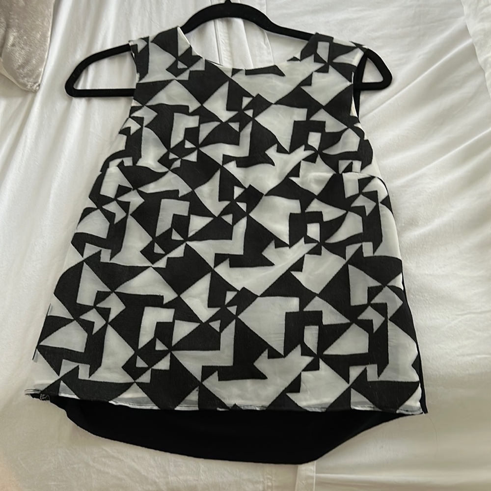 Bailey 44 black and white top